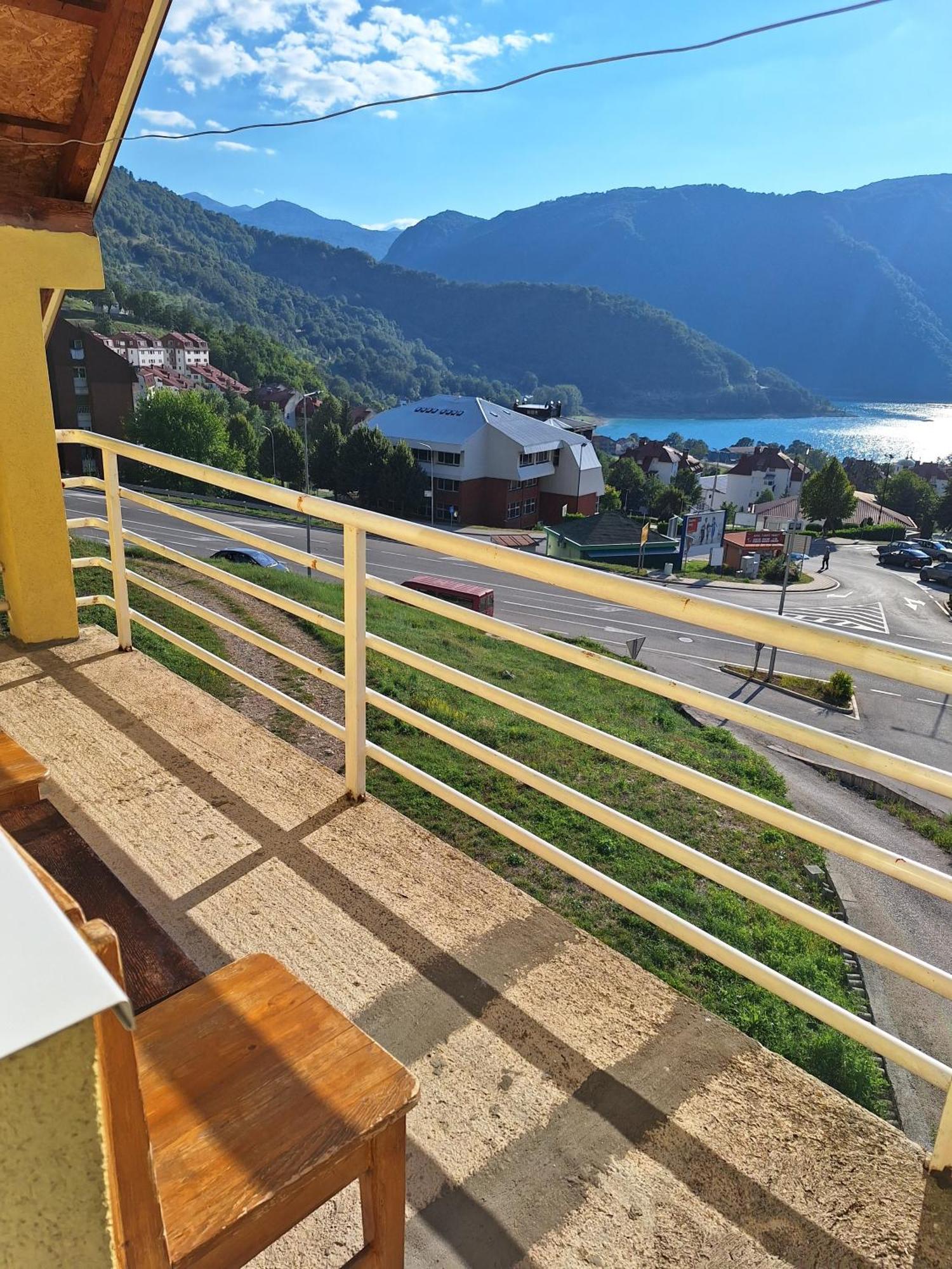 Appartamento Apartman Ognjenovic Plužine Esterno foto