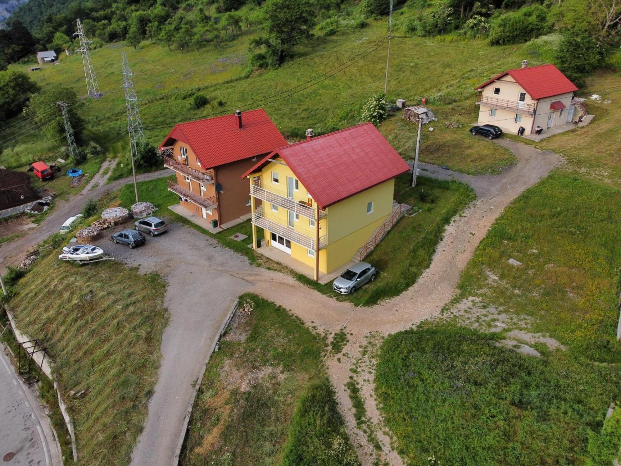 Appartamento Apartman Ognjenovic Plužine Esterno foto
